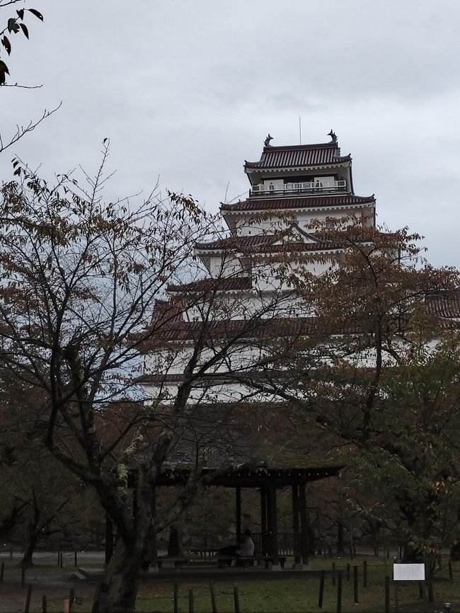 あまり天気も良くなかったのですが、せっかくの祝日なので会津までお出かけしてきました。