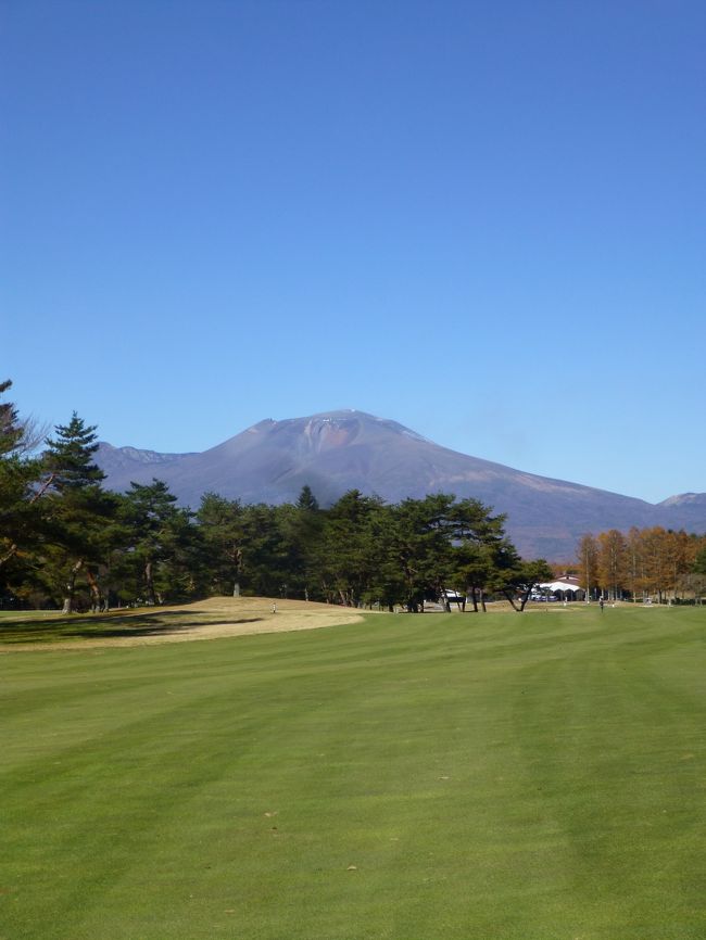 軽井沢72ゴルフへは我が家から約2時間。<br /><br />以前は友の会に入会して、1シーズンに3~4回は行ったりしたけれど、<br />ちょっと遠くて段々と足が向かなくなり、<br />気付いたら11月末で今シーズンは終わっちゃうらしい・・<br /><br />金曜日ならば空室ありの旧軽井沢ハーベストを予約して、<br />今年、最初で最後の軽井沢ゴルフへ<br />行かなくちゃ!!<br />
