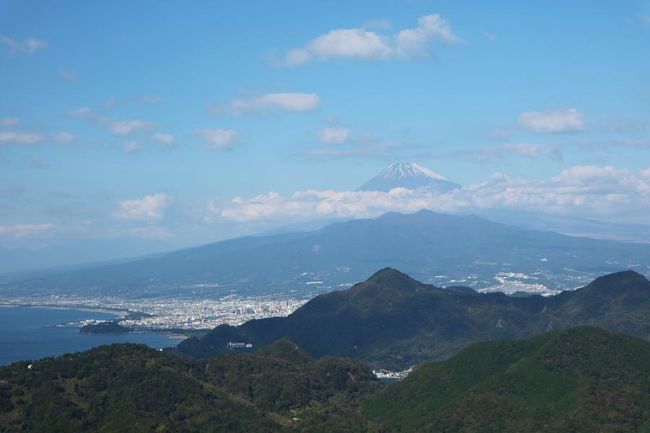 秋の旅行に、伊豆に行って来ました。(^^)/<br />お天気にも恵まれ、富士山と海、大好きな温泉も堪能しました。(*^▽^*)<br /><br />一日目、稲取温泉、二日目、赤沢温泉でのんびりして来ましたよ～！！