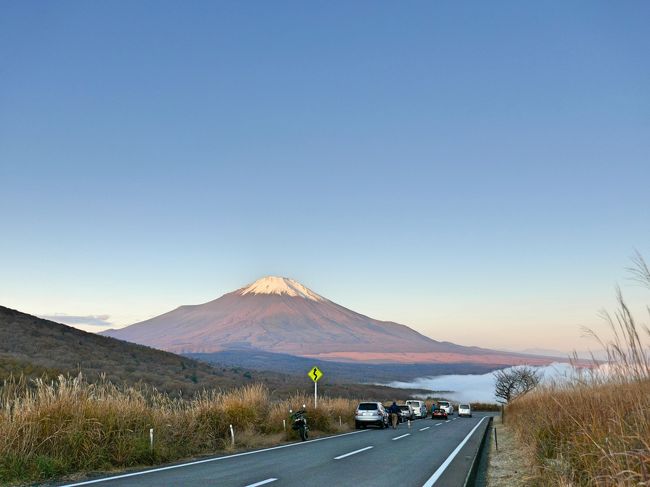 4:00am出発、<br />富士山周辺の紅葉を見た後、沼津、熱海と回り、箱根の温泉に入って帰宅。