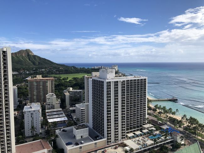 新婚旅行でHawaiiに行ってから、Hawaiiに魅せられて4回目の訪問です。今回もJTBの旅行積立が満期になったので決行！<br />1月になって直ぐに予約、出発の10月迄長いこと待ちました(笑)今回の旅行は1日遅れて友達夫婦2組と現地集合。<br />ガヤガヤ、ワイワイと楽しく最高に充実した旅行になりました。<br /><br />初旅行記となり、画像がなかったりしますがお許しを。