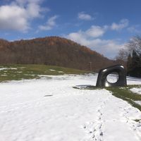 雪原の彫刻、雪の階段