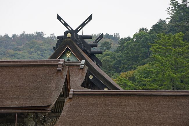 2019年11月，日帰りで出雲に行ってきました！<br /><br />神戸空港から出雲へ。旧大社駅に立ち寄ったあと，出雲大社でお詣りをします。さらに，バスで日御碕(ひのみさき)に向かって，日御碕灯台と日御碕神社をめぐります。