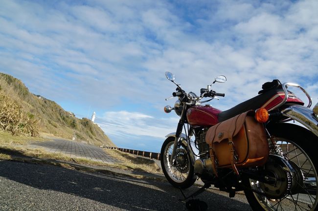 2019年11月，ひさしぶりにバイクに乗って，静岡県に行ってきました！<br /><br />神戸からひたすらバイクを走らせ，磐田市にあるヤマハ・コミュニケーションプラザへ。ヤマハのいろいろなバイクを見たあとは，遠州灘に沿ってバイクを走らせながら，御前埼灯台へと向かいます。