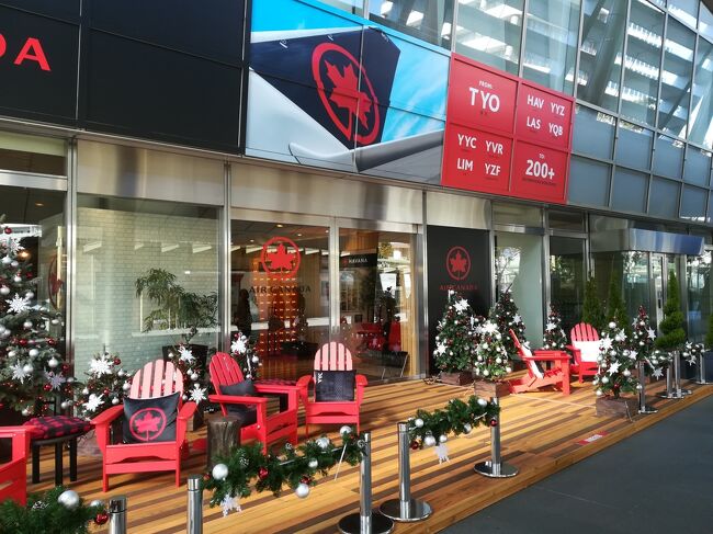 エアカナダの期間限定カフェに来店してみました<br />カナダの伝統料理プーティンがお手軽に食べられる他<br />ビジネスクラス体験VRコーナーや撮影スポットなど盛りだくさんでした。<br /><br />また、近くではドイツのクリスマスマーケットも開催していました<br /><br />POUTINERIE By Air Canada<br />11/29~12/7 11:00~21:00<br />六本木ヒルズ ヒルズカフェ&スペース<br /><br />クリスマスマーケット2019<br />11/30~12/25 11;00~21:00<br />六本木ヒルズ 大屋根プラザ