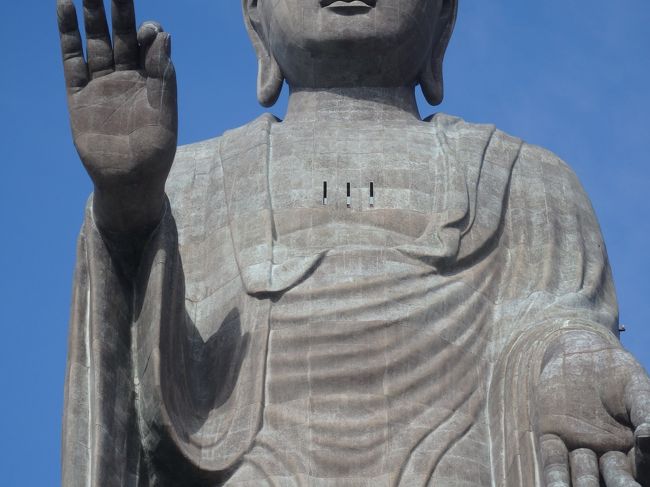 12月の初日、以前から気になっていた牛久の大仏を見に行きました。大きなものはいいもの(?)だ。