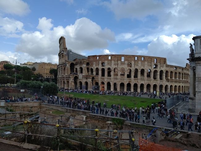 イタリア滞在5日目。古代ローマ遺産をめぐります。その後昼食を兼ねてすこし郊外へ向かいますが、そこで、人生初の体験をすることになります。