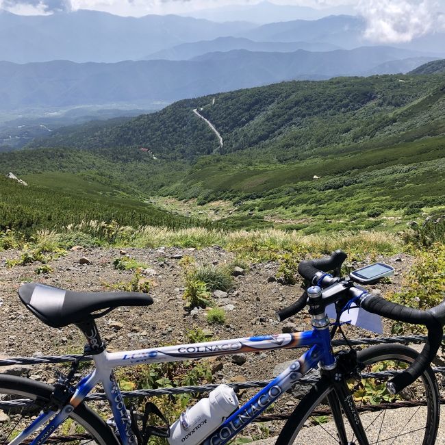 日本一の自転車による山登り大会「マウンテンサイクリング乗鞍」初参戦してきました。<br /><br />とは言え、タイムよりも完走を目標に走ってきたので、景色も堪能しながらの山登り。<br /><br />温泉と蕎麦も楽しみしつつ、夏の思い出です。