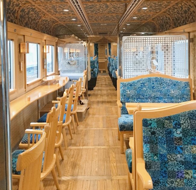 諸事情で今とてもとーーーっても暇なので、旅行記を書くことにしました。<br />------------------<br />JALのどこかにマイルでやってきた熊本。<br /><br />元々天草へ行こうと思っていた時もJR九州の観光列車を調べていたのですが、ダイヤが微妙だったのですよね。とはいえ、JR九州と言えば新幹線をはじめ観光列車が有名なので、1つくらいは乗ってみたいなーと思ってまして。鉄成分ゼロなので、完全にミーハー気分なんだけど。<br />「あそぼーい!」とか「いざぶろう」とか、それこそ九州新幹線とかいろいろ考えたのですが、日程や行先、内装の好みなどから「かわせみ・やませみ」に決めました。<br /><br />平日・11/25(月)の乗車のために、最終的にネットで予約したのは11/1です。予約とりづらいなんて話もあるようですが、平日だからか?朝イチだからか?ガラガラでした。