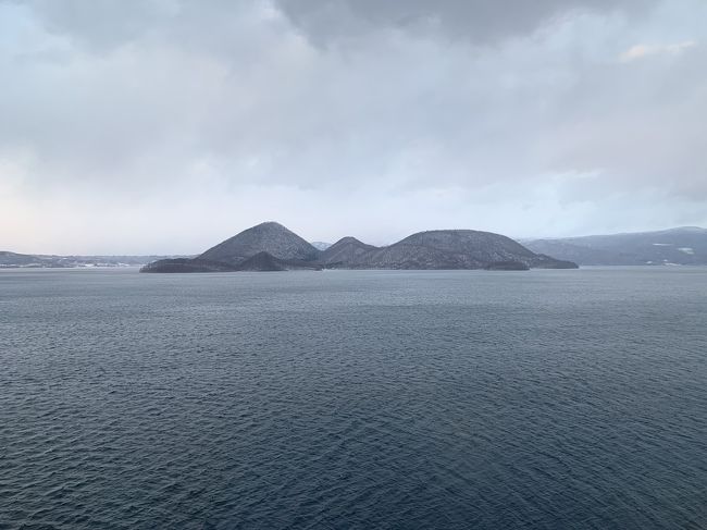 私も友人も北海道初上陸!<br /><br />私は大泉洋さんが出演している映画を見た影響で北海道に行きたくてたまらず、友人は海鮮を求め北海道へ。<br />初日は札幌散策をしてからホテルのある洞爺へ向かいました。<br />友人が夏頃アメリカ留学を終えて日本に帰ってきたので遅ればせながらサプライズ決行!