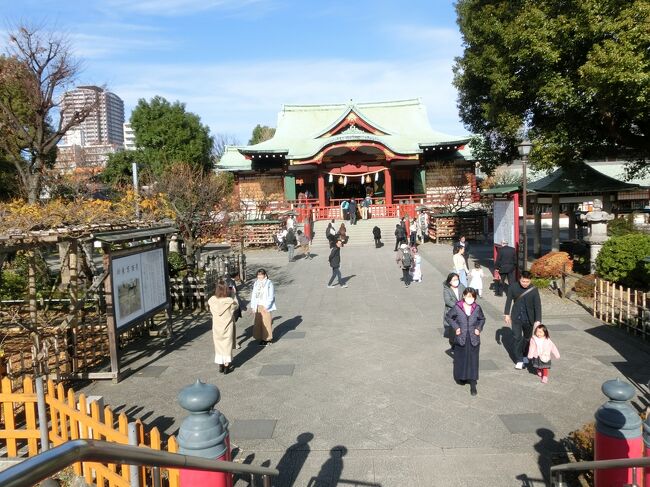 その２の続き。<br />亀戸と錦糸町を歩きます。<br />亀戸は亀戸神社をはじめいくつかの名刹、神社があり歴史の残る地域でしたが、錦糸町はそういった跡がほとんど感じられない町でした。<br /><br />この散歩もだいぶ回を重ねましたが、いよいよ行くところが無くなってきました。なんとかひねり出さねば。<br /><br />写真は亀戸天神社。