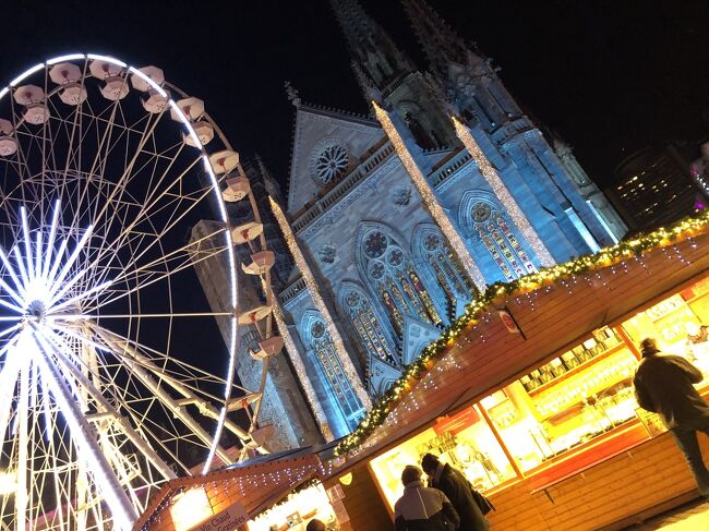 　2019年12月10日（火）～15日（日）阪急トラピックス主催<br />「スイスインターナショナルエアラインズ利用　ドイツ黒い森地方と美しきアルザス地方　７つのクリスマスマーケット６日間」に参加しました。大好きなアルザス地方。1度は見たかった、本場ヨーロッパのクリスマスマーケット巡り。寒かったけれど念願が叶い、大満足です。<br />　主な行程は以下の通りです。<br />１日目　10日（火）成田発スイスエアにてチューリッヒへ。<br />　　　　　　　　　バスにてミュールーズへ。<br />　　　　　　　　　クリスマスマーケット（以下ＣＭ）見学。<br />　　　　　　　　　ゴールデンチューリップミュールーズバーゼル宿泊<br />２日目　11日（水）エギスハイムにてＣＭ見学、コルマールにてＣＭ見学、<br />　　　　　　　　　リクヴィル　ＣＭ見学、ストラスブールへ。<br />　　　　　　　　　７ホテル＆フィットネス連泊<br />３日目　12日（木）ストラスブール市内散策、ＣＭ見学。　<br />　　　　　　　　　ＯＰゲンゲンバッハＣＭ見学<br />　　　　　　　　　ストラスブールにてディナー。<br />４日目　13日（金）シュツッツガルトＣＭ見学。ラヴェンナ渓谷ＣＭ見学。<br />　　　　　　　　　 チューリッヒへ。ドリントエアポート泊<br />５日目　14日（土）スイスエアにて成田へ<br />６日目　15日（日）成田着　