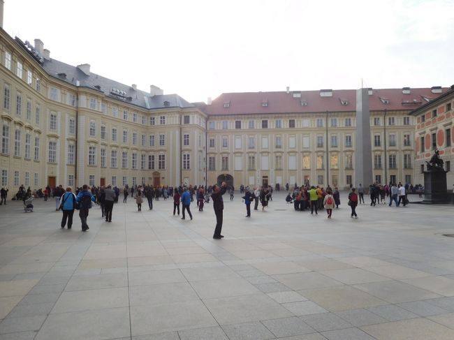 現地実質2日間のチェコの旅。残る目的はプラハ城観光。