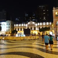 騒乱の香港を逃れて平穏なマカオに渡りました！ ほぼ夜のマカオ散歩編です。