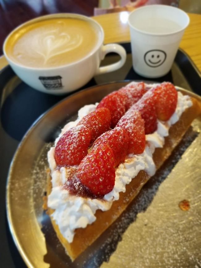 今年の年末年始は9連休ということで<br />ソウル&グアムに行ってきました<br /><br />1日目は仕事納め後、関空~金浦へ<br />2日目は美活、観劇、おひとりさまグルメです<br /><br />往 路:OZ1155 KIX20:35-22:25GMP<br /> RS103 ICN09:10-14:30GUM<br />復 路:RS104 GUM15:30-19:30ICN<br /> OZ112 ICN08:05-09:40KIX<br />宿 泊:ホテルニッコーグアム<br /> 東横イン東大門1<br /> ゴールデンチューリップ仁川エアポートホテル<br /> デイズホテル&スイーツ仁川エアポート<br />費 用:約14.5万円