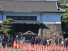 皇居-1　皇居外苑-坂下門へ　東京駅からの道　☆地下街-KITTE-明治生命館-二重橋前