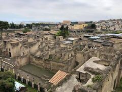 今日はエンコラーノとガゼルタ、 ポンペイに行く。