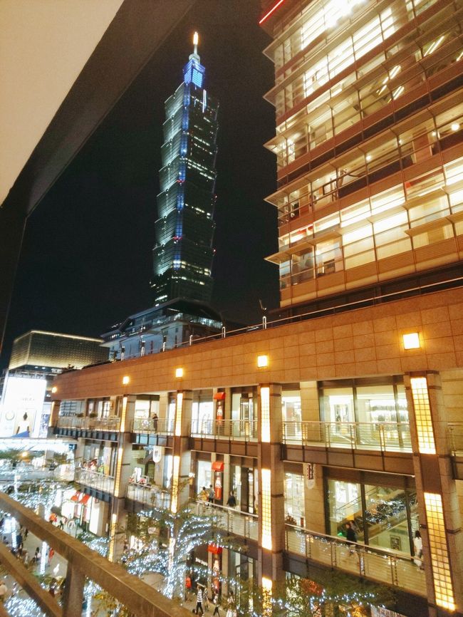 台北で行われる某アーティストのライブのために、金曜夜発のピーチを使って、台北を満喫。のその1です。