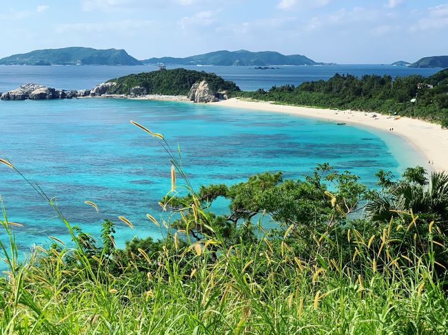 夏に初の一人旅で訪れた慶良間諸島、次はぜひ夫といっしょに行きたいと思っていました。<br />今年は諦めていた長期休暇が11月の結婚記念日周辺で取れることになったので、慶良間諸島と本島ホテルステイ合わせて1週間行ってまいりました。<br /><br />11月の沖縄は天候が不安定ですが、渡嘉敷島の3日間はお天気に恵まれ、見事なケラマブルーの海でシュノーケリングもできました。<br /><br />本島ホテルステイは、憧れのハレクラニ沖縄に。<br />過去２度も予約入金までしてたのにキャンセルになってしまったハワイのハレクラニ…。縁がないのかなーって諦めてたら沖縄にできたので。<br />4トラの先輩方の旅行記で見てた通り、素晴らしいホテルで記念日を過ごすことができました。<br /><br /><br /><br /><br />3日目は、お天気次第のノープランでした。<br />運良くお天気に恵まれて暖かかったので、午前中は阿波連ビーチでシュノーケリング。<br />午後はレンタカーでドライブを楽しみました。<br />