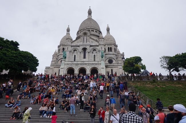 2019夏旅は憧れのパリ&ニース旅行に行ってきました。<br /><br />2日目は街歩き。<br />時間を有効活用して、パリをできる限り堪能してニースへ向かいます。<br /><br /><br /><午後><br />ジュテームの壁→サクレ・クール寺院→オペラ座<br /><br />今回は午後の記事です。<br /><br />オペラ座の入場券は日本から時間指定で予約しました。<br />途中、地下鉄M4が止まっているというアクシデントがありましたが、早歩きで乗り切りました!♪<br />