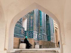 ドキドキの初・中央アジア一人旅は、ウズベキスタンへ! Vol.3 サマルカンド・ブルーに魅せられて…シャヒーズインダ廟群のイスラム建築編
