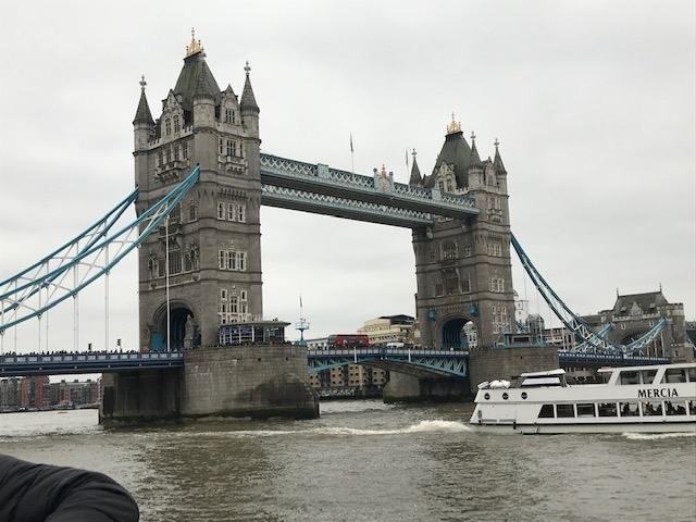 ロンドン<br />タワーブリッジ、ロンドン塔など