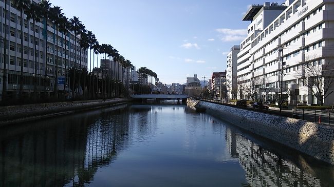 ご覧戴きましてありがとうございます。<br /> 2019年12月26日から2019年12月28日までの3日間、「バースデイきっぷ」を利用して愛媛県・高知県の両県を中心に四国を旅してきました。<br /> 6部構成での公開を予定しており、パート1からパート5までについてはそれぞれ以下のとおりご覧戴きました。<br /><br />◎パート1→1日目の行程のほぼ全て、具体的には岡山から松山まで特急「しおかぜ」のアンパンマン列車で移動した時の様子、愛媛県の中予又は西予に位置する大洲市を散策した時の様子等<br /><br />◎パート2→2日目の行程の一部、具体的には今治市内を散策した時の様子、松山市内で頂いたランチの様子等<br /><br />◎パート3→2日目の行程の残りの様子、具体的には松山から宇多津まで8600系を使用した特急しおかぜで移動した時の様子、香川県宇多津町にある宇多津臨海公園を散策した時の様子、最後に2019年にデビューした2700系という新型車両を使用した特急南風で高知まで移動した時の様子等<br /><br />◎パート4→3日目となる12月28日の行程の一部、具体的には高知から土佐久礼まで2700系という車両を使用した特急しまんとで移動した時の様子、土佐久礼駅が存する高岡郡中土佐町というところを散策した時の様子等<br /><br />◎パート5→3日目となる12月28日の行程の続き、具体的には土佐久礼から高知までアンパンマン列車仕様の2000系で移動した時の様子、ごめん・なはり線に乗り、夜須という駅で下車した後、駅前に位置する道の駅やすでランチを頂いた時の様子、手結可動橋という可動橋を観光した時の様子等<br /><br /> 最終回となる今回のパート6では主に3日目となる12月28日の残りの行程、具体的には高知市内に戻り高知市内を散策した時の様子、高知から宇多津まで2000系の特急南風で移動した時の様子等を紹介させて頂きます。<br /><br />