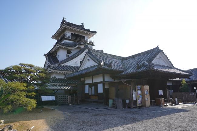 今年の年末は四国へ!<br />『四国グリーン紀行』という魔法の切符を使って、四国一周してきました。<br /><br />目的は城めぐり!<br />四国で日本100名城に選ばれているものは9つ。<br />その全てを見てきました。<br /><br />2019冬 四国グリーン紀行で行く!四国まるっと城めぐり! その1<br />https://4travel.jp/travelogue/11581096