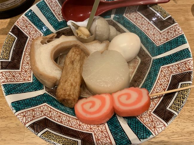 3年前に行った金沢、久しぶりにおでんとお寿司が食べたくて帰省前に寄り道して来ました。<br /><br />年末なんで、祝日ダイヤ、お店も年末メニューなど色々と制約がありましたが、十分堪能できました。<br /><br />何度行っても新しい発見がある金沢。また、行きたい都市です。<br /><br />旅費:北陸新幹線+サンダーバード 19000円<br />ホテル:ファーストキャビン金沢百万石通 3314円<br />夕食+朝食 5811円<br />蟹他食材 7440円<br />お土産 4005円<br />合計 39570円