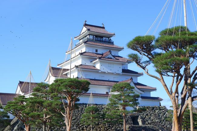 今年もよろしくお願いします!<br />新年最初のアップは年末の会津若松旅行です。<br />フォートラで会津若松の旅行記を拝見しているうちに、鶴ヶ城を見たい!と思ったのが切っ掛けです。<br />1年間頑張った自分へご褒美の旅ということで、ゆっくり目の癒やし旅。