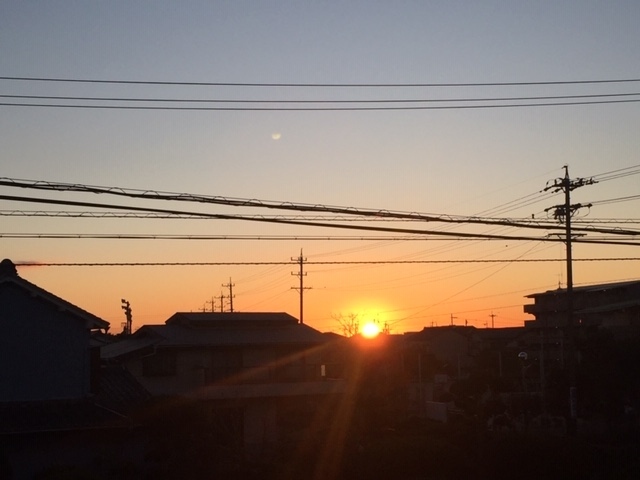 <br /> 昨年中はお世話になりました<br /><br /> 本年もよろしくお願い申し上げます。<br /><br /> 2020年 1月 1日<br /><br /> *今年は初日の出は寝過ごして自宅2階から拝みましたm(__)m。