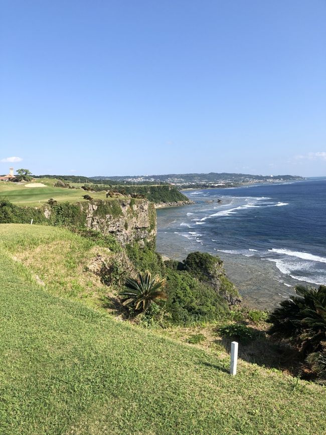 2020年の正月休みはなんと9連休。しかし気がついたら既に10月。急いで予約取らないと、と思ったがとき既に遅し。沖縄でゴルフしようと思ったら半年前にいいティータイム取らないといけなかった。それにしても沖縄の正月トップシーズン価格は半端ない。毎日ゴルフしてたらあっという間にちょっとした海外行けるくらいの金額使い切れます。