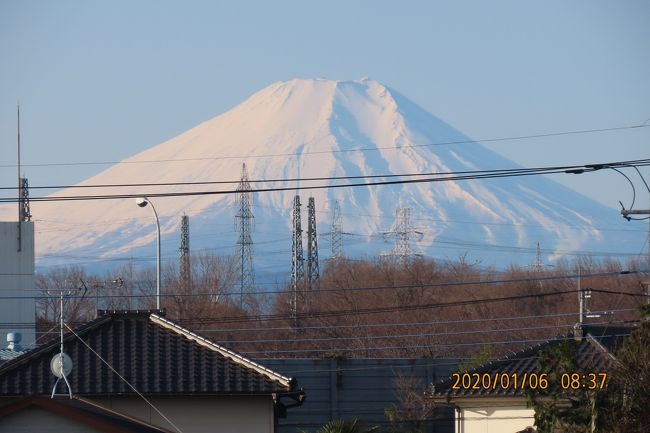 1月6日、午前8時36分過ぎにふじみ野市より素晴らしい富士山を見ることができました。　湿度が低く高気圧が張り出したためにくっきりとした富士山が見られました。<br /><br /><br /><br /><br />＊写真は午前8時36分過ぎに見られた富士山