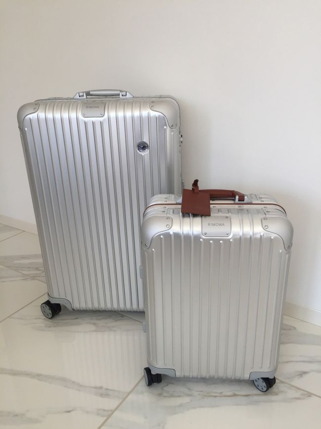 羽田空港免税購入 リモア サルサエアー4輪 キャリー