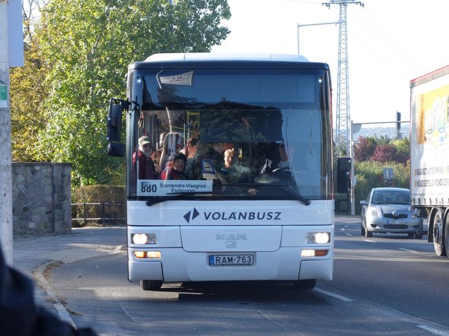 2019.10ハンガリー・ウイーン旅行５-満員の880番バスに乗りそびれる．センテンドレ旧市街を通り駅のバスターミナルからエステルゴムへ
