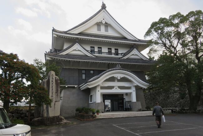 久賀島にある世界遺産の『旧五輪教会堂』の紹介です。リプボールト(コウモリ天井）』の純教会様式が用いられたものの、建築自体は地元工匠の在来工法の和風建築でした。移築されたり、取り壊されそうになったり、数奇な運命の『旧五輪教会堂』でした。