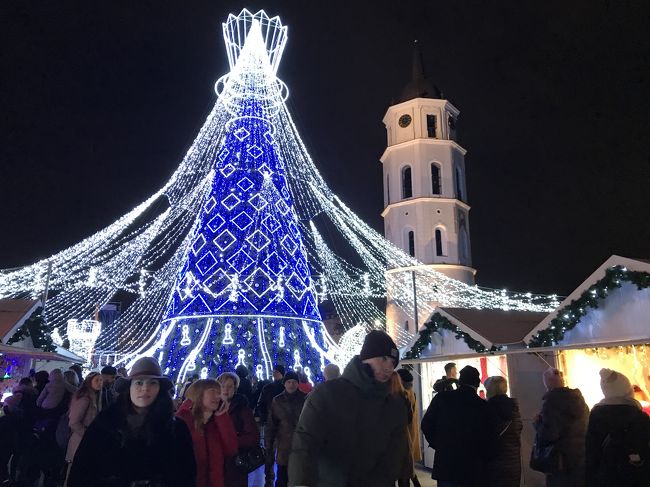 タリンからバスでリガにやってきました。<br />リガでもヴィリニュスでも、まだクリスマスマーケットが開催されているようで、楽しみです。