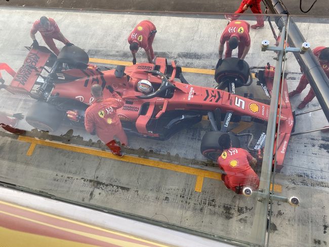 11月28日~12月2日の日程で2019F1最終戦アブダビグランプリを観戦しに行くことにした。<br /><br />香港からまずはエティハド航空でアブダビに移動しました。<br /><br />エティハド航空 ビジネスクラス搭乗記 B787-9 香港→アブダビ イマイチなエアラインだった<br />→http://amet.livedoor.biz/archives/55810803.html<br /><br />滞在先はアブダビの5つ星ホテル!<br /><br />W Abu Dhabi - Yas Island 5つ星ホテル F1観戦ならここが便<br />→http://amet.livedoor.biz/archives/55810825.html<br /><br />滞在ホテルのおすすめインド料理<br /><br />インド料理 「Angar」 W Abu Dhabi - Yas Island<br />→http://amet.livedoor.biz/archives/55810941.html<br /><br />滞在中にフェラーリワールドにはぜひ行きましょう!<br /><br />フェラーリ・ワールド・アブダビ の絶叫マシンがすごい!!<br />→http://amet.livedoor.biz/archives/55810958.html<br /><br />アブダビといえば、エミレーツパレスです<br /><br />アブダビ『Le Cafe』エミレーツパレス 金粉カフェラテをいただきましょう!<br />→http://amet.livedoor.biz/archives/55811425.html<br /><br />一番有名な景色がいいステーキハウス!ここも欠かせませんね<br /><br />アブダビ ステーキハウス Roy’s Grill 絶景のレストラン!!<br />→http://amet.livedoor.biz/archives/55811455.html<br /><br />F1グランプリ初日はレッドブルのパドッククラブで観戦した<br /><br />F1アブダビグランプリ2109 レッドブル編 第一日目(金)<br />→http://amet.livedoor.biz/archives/55811091.html<br /><br />F1アブダビグランプリ2日目からはフェラーリのパドッククラブで!<br /><br />F1アブダビグランプリ2109 フェラーリ編 第二日目(土)<br />→http://amet.livedoor.biz/archives/55811637.html<br /><br />ハミルトンの豪快なドーナツターン!!<br /><br />F1アブダビグランプリ2019 最終日!ハミルトン優勝~<br />→http://amet.livedoor.biz/archives/55811637.html<br /><br />時間がある人は、<br /><br />ショッピングセンター ヤスモールで遊びましょう!!!<br />→http://amet.livedoor.biz/archives/55812213.html<br /><br />イタリア料理 「Amici」 W Abu Dhabi - Yas Island内<br />→http://amet.livedoor.biz/archives/55812230.html<br /><br />香港への帰路!!!<br /><br />エティハド航空 アブダビ国際空港 ビジネスクラスラウンジ<br />→http://amet.livedoor.biz/archives/55812245.html<br /><br />怒涛の5泊6日のF1グランプリアブダビの旅が終了です!!<br /><br /><br />香港マイタン日記→http://amet.livedoor.biz/<br /><br />