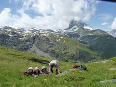 高山植物が咲き乱れるスイスの魅力が詰まったローテンボーデン～リユッヘルアルプのハイキング