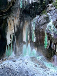 台湾の野渓温泉－栗松温泉－W台北