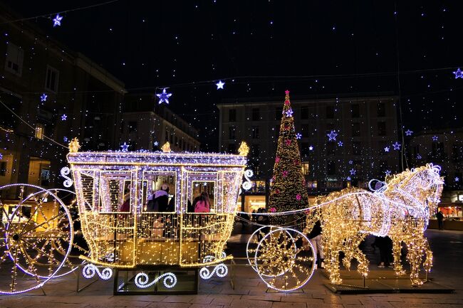 煌めくクリスマスのプーリア♪　Vol.113　☆クリスマスのレッチェ　煌めく星空・ツリー・馬車♪