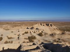 ウズベキスタン2019･･･（8）砂漠の中の遺跡「トプラクカラ」「アヤズカラ」　ユルタで昼食　