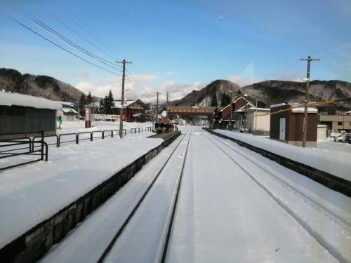 旅行のついでに東北の駅百選をめぐっていましたが山形方面にあまり行っていなかったので山形を中心に9泊10日で東北を旅行してきました。青春18きっぷを使用してまだ行っていなかった東北の駅百選を新規で19駅めぐってきました。<br /><br />★旅行記27のルート<br />秋田駅→横手駅→ＪＲ北上線の車窓（ほっとゆだ駅まで）