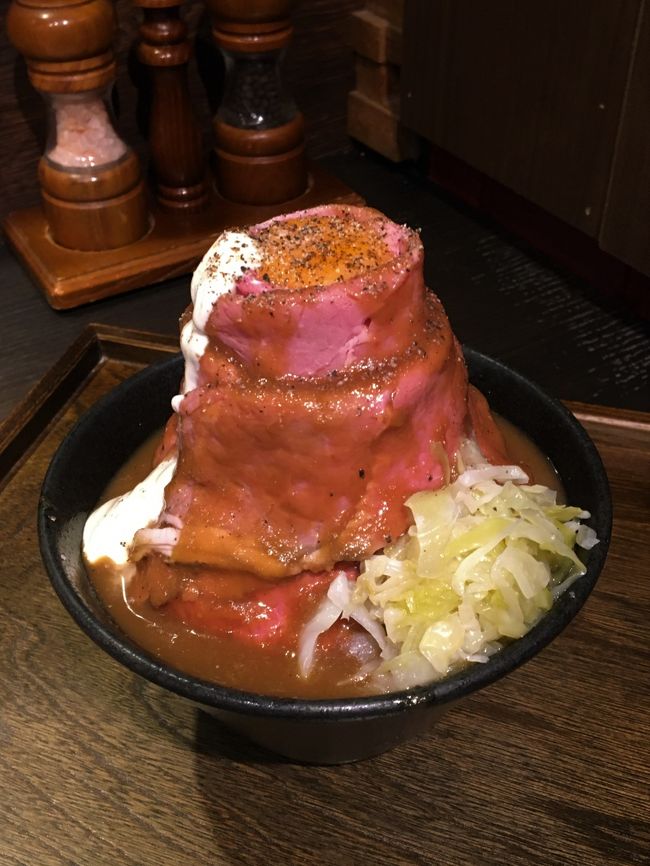 ハンバーグよりもステーキよりも大好きなローストビーフ 。<br />家ではなかなか作るのは難しいので、専らお出掛け外食の定番です。<br />“池袋・ローストビーフ” で検索するとこのお店が一番最初に出てきます。<br />勢いでご飯もお肉も大盛りで頼んでしまいましたが・・