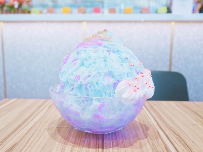 初めての訪台から二ヶ月、やり残した事やまた食べたいあれこれに支配され再び行ってしまった台湾<br />今回は一人旅なのでとにかくやりたい事を徹底的に詰め込みました<br />もうギッチギチです<br />あれも食べたいこれもやりたいここも行きたい、現地での突発的なイベントも含めどれだけこなせたでしょうか<br />欲望にまみれた四日間の記録です<br /><br /><br />【旅程(主な場所)】★がこの旅行記の部分<br /> 12月13日 猴トン猫村、九分、饒河夜市<br /> 12月14日 迪化街、富錦街<br /> 12月15日 松山文化創園区~南京復興站周辺、淡水、ミッフィーパーク<br />★12月16日 華山1914文創園区<br /><br />【諸々データ】<br />宿泊:York Design Hotel(Booking.com予約)<br /> シングルルーム4泊/TWD2,494<br />航空会社:Tiger Air(公式サイト予約)<br /> 往路12月13日5:00 羽田→7:55 桃園/tigerlight 10,410円<br /> 復路12月17日0:10 桃園→4:00 羽田/tigersmart 11,857円<br /> +空港使用料1,800円=合計 24,067円<br />通信:KKday/4G SIMカード無制限インターネット+通話料つき<br /> 桃園空港受取5日間プラン 945円<br />撮影:iPhone8、LUMIX GF7