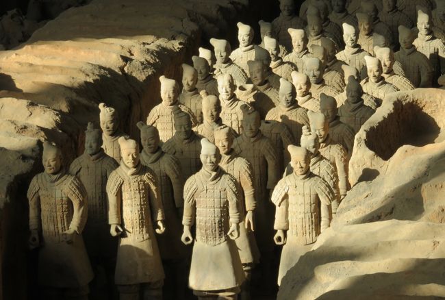 秦の始皇帝所縁の兵馬俑坑の紹介です。兵馬俑坑は、1997年(平成9年)6月に初めて見学し、今回が4回目になります。2011年に見学して以来、8年振りとなりました。世界遺産中の世界遺産は、何度見ても見飽きることはありません。