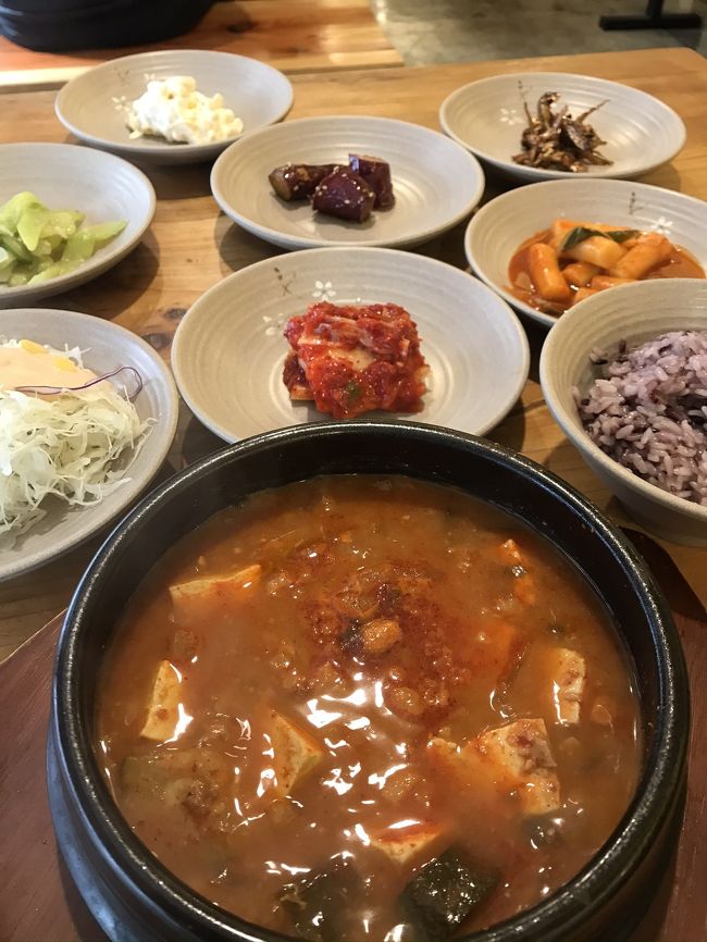 2ヶ月半ぶりの韓国は 久しぶりのひとり旅♪<br /><br />~*1日目*~<br /><br />沙上駅出たところのバス停からバスに乗ると・・・<br />まさかの「おひとり様」?!<br /><br />★16:21発★