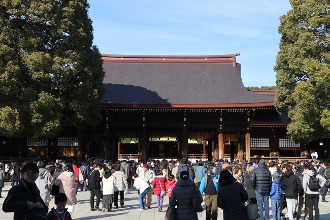 日曜日10:30<br />二度寝から起きてきた夫が、いいお天気だから明治神宮にお参りに行こうと。<br />いいね！<br />お風呂に入ってから行こうかなと言う(;´ρ`)<br />めんどくさ・・・とりあえず、お湯を入れてる間にコーヒー淹れて、遅い朝食の用意。<br />なんとなく気配を察したのか、わんこがあちこちに”落とし物”(&gt;_&lt;)<br />”落とし物”の色とフローリングの色が同化しているから、地雷を踏まないように部屋中そろりそろり、まるで宝探しだ。<br />昨日洗ったばかりのワンコのマットもまた洗濯しなくちゃならない。<br />バタバタバタバタヽ(￣д￣;)ノ=3=3=3<br />なかなか出かけられないよぉ～。