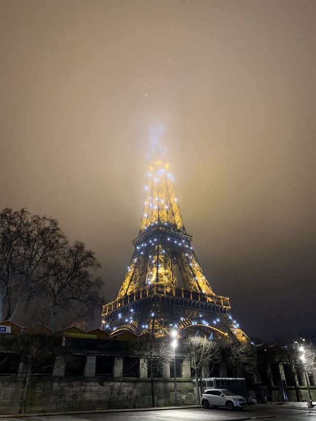 フランスに憧れる続けて数十年<br />念願のフランス旅行が叶いました<br />2019.12.28～2020.1.2<br />2019.12.28 羽田空港からシャルルドゴール国際空港<br />2019 .12.29 ルーヴル美術館、エトワール凱旋門、オペラ座界隈<br />2019.12.30 モン・サン・ミシェル<br />2019 .12.31 パッサージュ、ボンマルシェ<br />2020.1.1 モンマルトル、エッフェル塔、セーヌ川ディナークルーズ<br />2020.1.2 ヴェルサイユ宮殿、オペラガルニエ宮、帰国