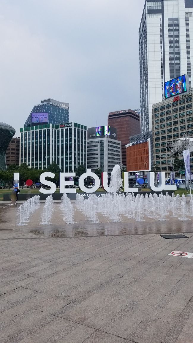 ソウルで見たいミュージカルがあり ゆっくり近隣も観光したいということで、3泊4日で友達と行ってきました。真夏の韓国 とにかく暑い！暑いけど楽しい！ ①日目はソウル市内を散策してきました。
